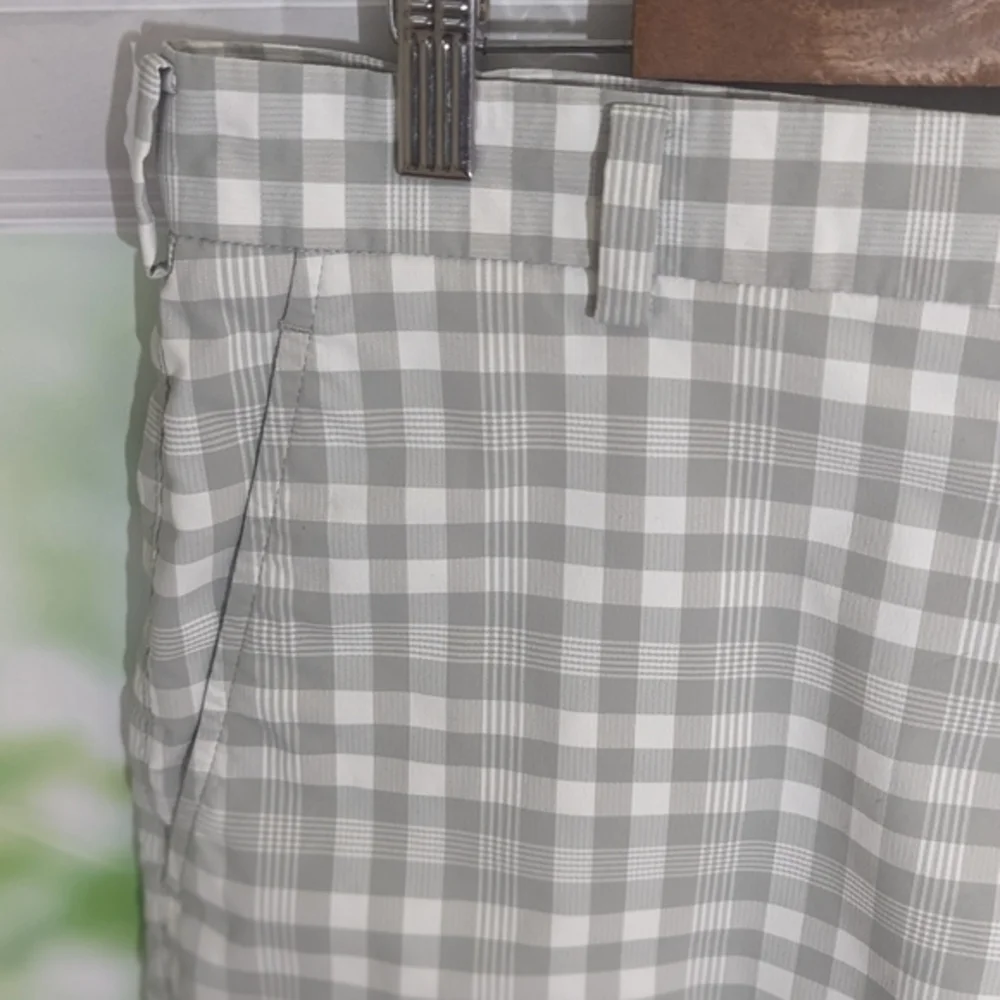Nike Golf Dri-Fit Men's Golf Shorts Size 34‎ Grey & White Checkered Short Pants